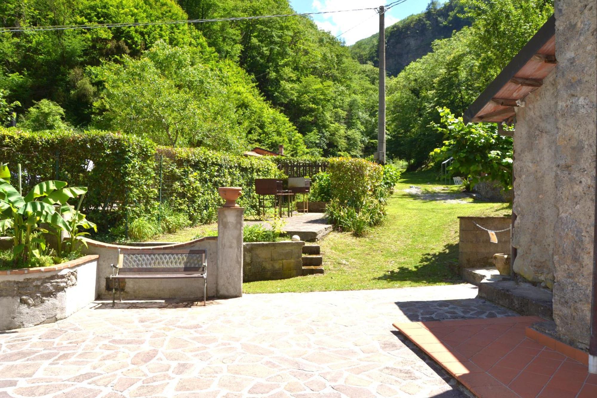 Casa Vacanze Il Boscaccio "Casa Massimo" Fornovolasco ภายนอก รูปภาพ